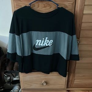 Size xL Nike cropped shirt